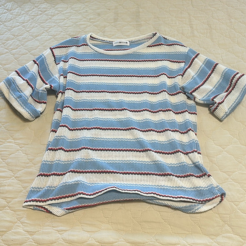 Women’s short sleeve buckle size medium coco & main summer sweate, like new